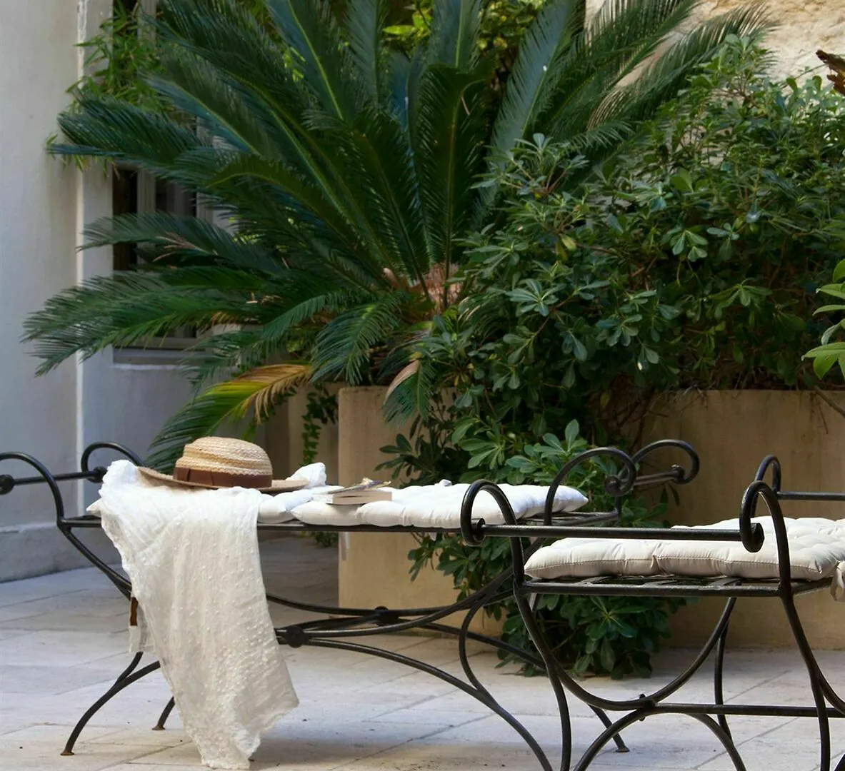 Maison d'hôtes Autour Du Petit Paradis Avignon